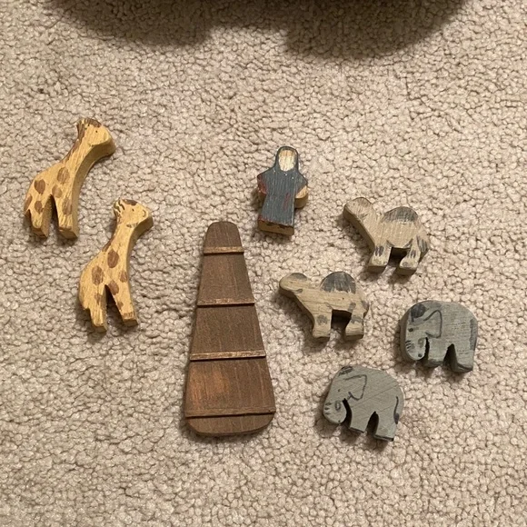 Vintage Handmade Wooden Noah's Ark Set - Picture 6 of 7